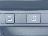 充電用TypeC端子付き。スマートフォンなどの充電に便利です。