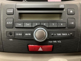 ダイハツ純正、AUX端子付CDチューナーが装備しております。好きな音楽をお楽しみになりながらお出かけください。また、バージョンアップしてオプションでナビ装着も可能ですよ♪