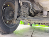 お車を安心してお乗りいただく為には、足回りの定期点検が欠かせません。サービスサポート(有償保証)では無料点検もご提供しており、安心のカーライフをお過ごしいただけるサポート体制が整っています。