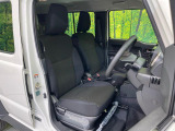 運転席シート廻りは使用感も少なく、良好な状態となっています。丁寧に使われていたことがよくわかりますね。