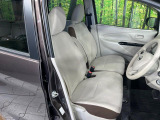 運転席シート廻りは使用感も少なく、良好な状態となっています。丁寧に使われていたことがよくわかりますね。