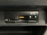 【ETC】有料道路を利用する際に料金所で停止することなく通過できるETC車載器装備。