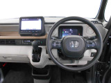 機能的にまとめられた運転席回り。運転しやすさにこだわりました。