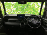 中央の画面と空調操作部がまとまって配置され、運転席から視線を移しやすいレイアウトです。ナビやオーディオなど、日々使う装備を確認しやすくなっています。