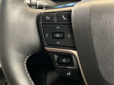 ステアリングスイッチは目線を大きく外すことなく操作できるので安全です(オ-ディオ、インフォメーションディスプレイ)