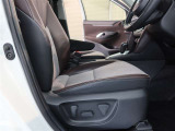 パワーシート搭載。微妙な調整が手軽にでき、ピッタリなポジションで運転することが可能です。