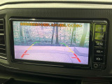 【バックカメラ】駐車時に後方がリアルタイム映像で確認できます。大型商業施設や立体駐車場での駐車時や、夜間のバック時に大活躍!運転スキルに関わらず、今や必須となった装備のひとつです!
