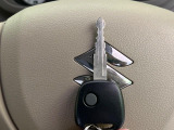 【キーレス】少し離れた場所からでもボタン一つでドアの開錠・施錠ができるのでとっても便利!ドアの鍵穴周りに傷をつけることもありません♪