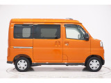 県内13店舗にて常時500台以上ダイハツ車を展示中です。見て、触って、納得のいく一台をぜひ見つけてください。