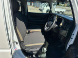 エンジンルームも綺麗に洗浄してから納車致します。普段あまり見ることが無い箇所だからこそ綺麗だと感動しますよね(*&acute;▽`*)