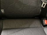 ISOFIXはシートベルトを使わずにカンタンにチャイルドシートとクルマの固定金具を連結する取付方法です