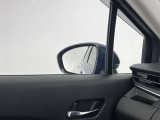【ブラインドスポットモニター】巻き込み事故防止や、車線変更時の事故も予防します。