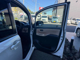 運転席側ドアトリムもご覧の状態です!!