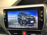 【10.5インチナビ】高級感とインパクトのある大画面ナビを装備。各種オーディオ操作はもちろん、スマホ連携もできる利便性の高いナビです♪