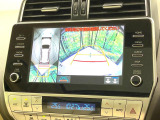 【パノラミックビューモニター】専用のカメラにより、上から見下ろしたような視点で360度クルマの周囲を確認することができます☆死角部分も確認しやすく、狭い場所での切り返しや駐車もスムーズに行えます。