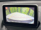 【バックカメラ】駐車時に後方がリアルタイム映像で確認できます。大型商業施設や立体駐車場での駐車時や、夜間のバック時に大活躍!運転スキルに関わらず、今や必須となった装備のひとつです!