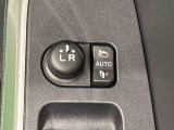 オート格納機能付きミラー  キーフリーシステムのドア施錠に連動して自動的に格納!乗降時のミラー操作の手間が省けて便利です♪閉じ忘れを防げるほか、降車の直前まで後方の確認ができます!!