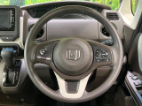 インテリアに合わせたデザインのステアリングは、運転される方のことも考え、運転しやすい形状、大きさです。是非一度、実際に触ってお確かめください。