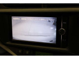 【バックモニター】 車庫入れ時など、後ろが確認できて安心です。運転に自信がない方にはおすすめの装備です。ただし、バック時目視での確認も忘れずに。