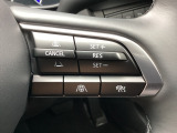 MRCC(マツダレーダークルーズコントロール)は先行車との車間を維持しながら追従走行を行い、長距離でのドライバー負担を軽減させてくれます。