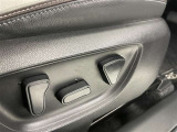 パワーシート搭載。微妙な調整が手軽にでき、ピッタリのポジションで運転することが可能です。