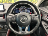 インテリアに合わせたデザインのステアリングは、運転される方のことも考え、運転しやすい形状、大きさです。是非一度、実際に触ってお確かめください。