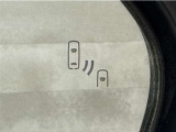 車線変更時の後方確認をアシストしてくれるブラインドスポットモニター!ドアミラーの死角を検知してくれるから車線変更もスムーズです。