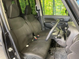 運転席シート廻りは使用感も少なく、良好な状態となっています。丁寧に使われていたことがよくわかりますね。
