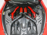 V8ツインターボエンジンからは、620cvのパワーを出力します。