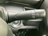 操作しやすいウインカーレバーで、安全な車線変更をサポート。直感的に操作でき、運転に集中できます。