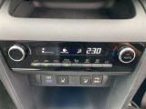 オートエアコンは、気温を設定すれば自動調整。車内をいつでも快適空間にしてくれます♪