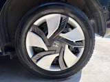 185/60R15スタッドレスタイヤ装着車♪各種アルミホイールや、ノーマルタイヤも取扱いしております。是非ご相談ください♪
