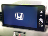 【大画面ナビ】人気の大型9インチナビを装備。存在感のある大画面はインパクト大!ナビ利用時のマップ表示は見やすく、テレビやDVDは臨場感がアップ!いつものドライブがグッと楽しくなります