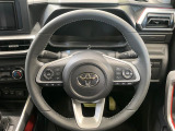 【スマートアシスト】走行中に前方の車両等を認識し、衝突しそうな時は警報とブレーキで衝突回避と被害軽減をアシスト。より安全にドライブをお楽しみいただけます。