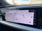 MMIパッセンジャーディスプレイモニター(助手席モニター)Audiの車両に搭載されている最新のインフォテインメントシステムMMIの一部で、助手席側にディスプレイを設置しております。