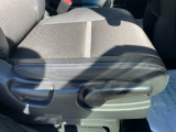 【運転席シート】ハイトアジャスター機能で自分の運転しやすい高さに座席を調整できます!