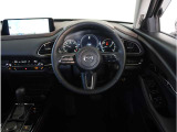 【運転席】最適なドライビングポジションでドライブをお楽しみください。