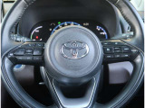 【レーダークルーズコントロール】車速に応じた車間距離を保ちながら、追従走行を支援します。