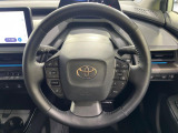 【純正革巻きステアリング】上質な革を使用することで、手にしっかり馴染みとても運転しやすいハンドルです♪