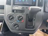 運転席の操作箇所です。ぜひ一度ご来店のうえご覧になってみてください♪