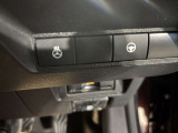 運転席右下のスイッチで各機能の切り替えや操作ができます。