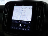 カーナビ、運転支援システムや空調、オーディオの設定もこの画面を介して行います。電話のほか、エアコン、シートコントロール、車両設定などもえます。