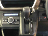 温度を設定すれば、自動で車内の温度管理をしてくれる優れものです♪ATミッションで運転楽々
