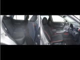 見通しの良いすっきりとした視界で、誰でも運転しやすいです。運転のしやすさは疲れにくさにも繋がりますよ♪