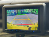 【バックカメラ】駐車時に後方がリアルタイム映像で確認できます。大型商業施設や立体駐車場での駐車時や、夜間のバック時に大活躍!運転スキルに関わらず、今や必須となった装備のひとつです!