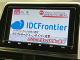 停車中にテレビ映像を視聴でき、休憩や待ち時間を車内で過ごす際に便利です。画面には放送内容が表示されており、映像を楽しみながら、停車中のひとときを過ごせます。