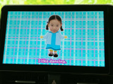 画面にはテレビ映像が表示され、停車中の待ち時間などに映像を楽しめます。車内で過ごす時間の気分転換にも活用でき、画面上で映像を確認しやすい装備です。