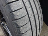 【タイヤの溝は御覧のとおりです】タイヤ代も金額が上がっておりますので、しっかりご確認ください!お気軽にお問い合わせくださいませ。