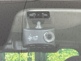 【ドライブレコーダー】ドライブレコーダー装備!走行中はもちろん、あおり運転や事故に遭遇した際、映像で記録し、万一のリスクに備えます。※記録用SDカードはお客様ご自身でご準備いただく必要があります。