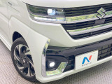 【シーケンシャルターンランプ付きLEDヘッド+LEDフォグ】人気の『流れるウィンカー』付きのLEDヘッドライトを装備♪高級感はもちろん、点灯時は存在感たっぷりで他車からも認識されやすく安心です。